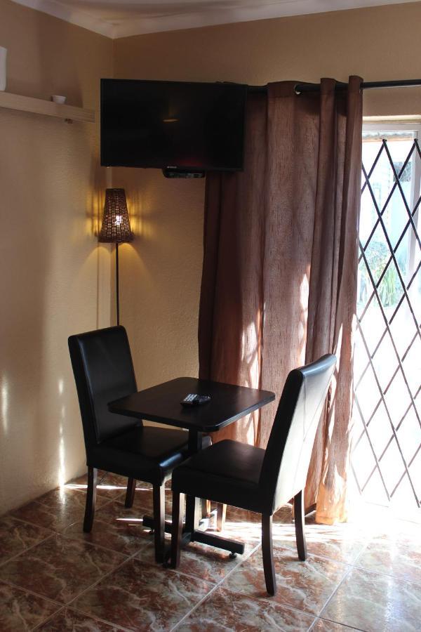 25 On Fitzpatrick Apartment Parow Exterior foto