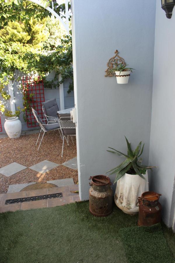 25 On Fitzpatrick Apartment Parow Exterior foto
