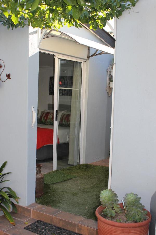 25 On Fitzpatrick Apartment Parow Exterior foto