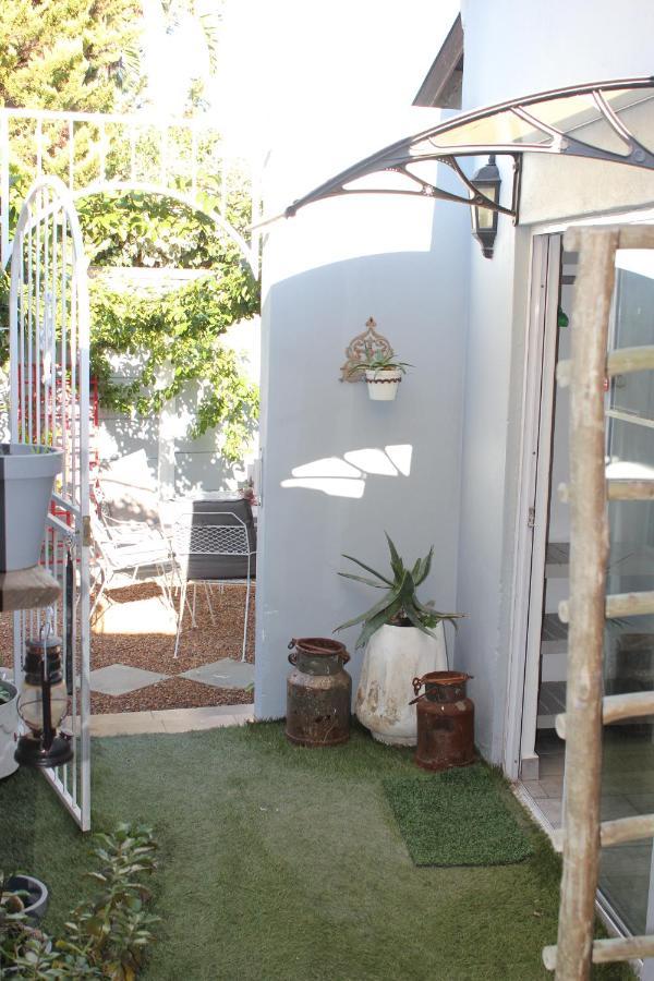 25 On Fitzpatrick Apartment Parow Exterior foto
