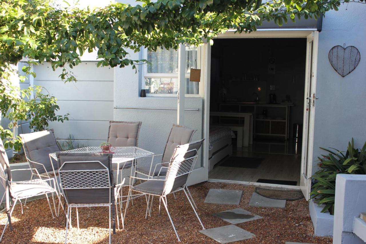 25 On Fitzpatrick Apartment Parow Exterior foto