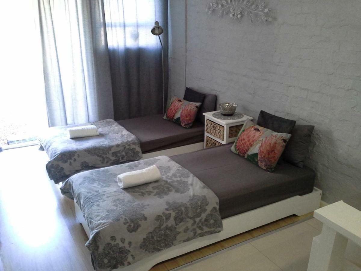 25 On Fitzpatrick Apartment Parow Exterior foto