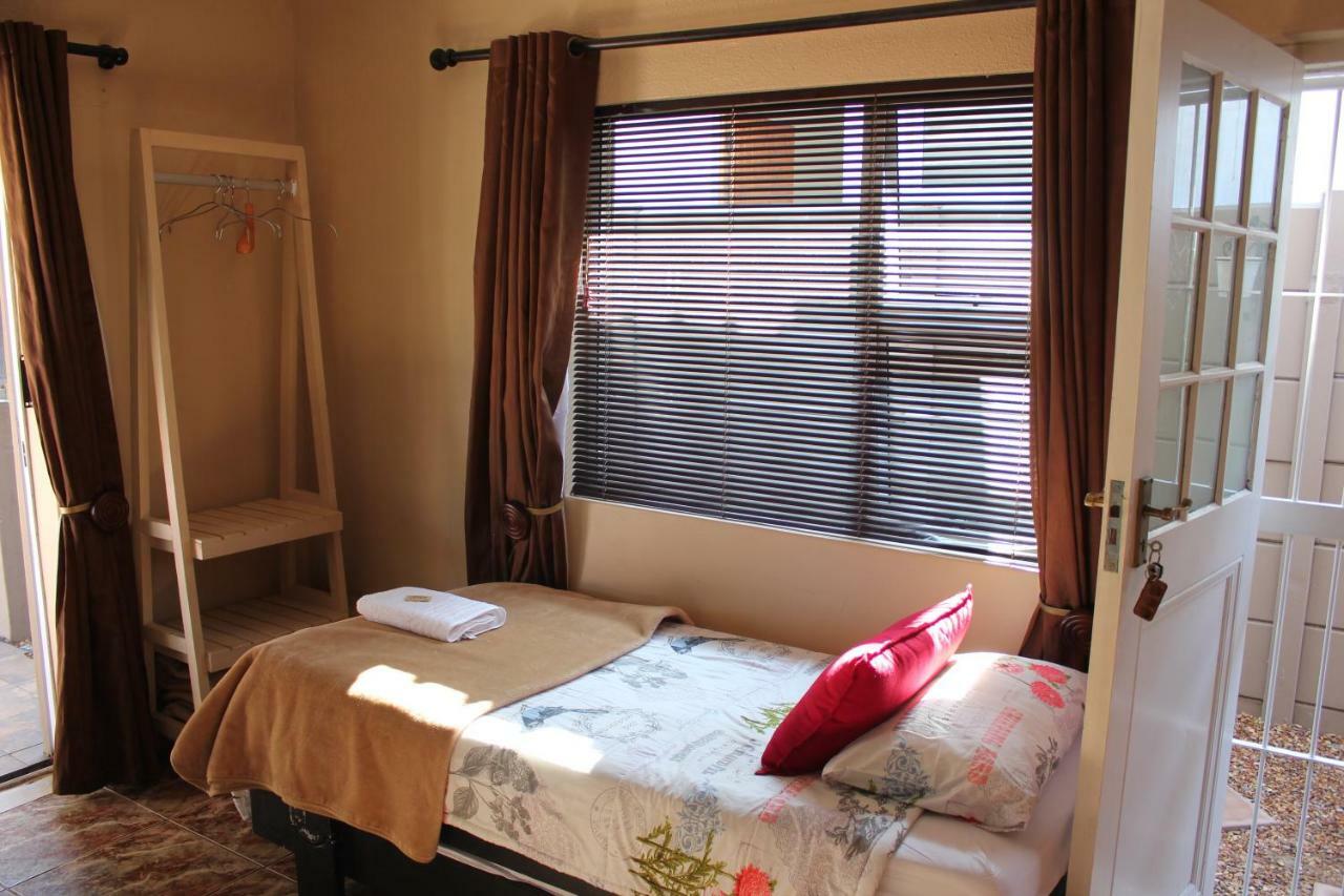 25 On Fitzpatrick Apartment Parow Exterior foto